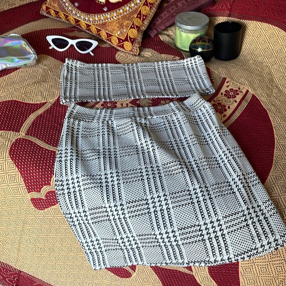 Like new reneec houndstooth checkered skirt with bonus bustier top - Picture 1 of 7